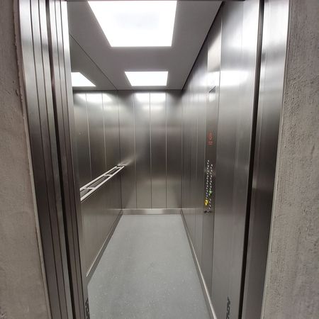 Personenaufzug_Front