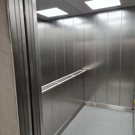 Personenaufzug_Spiegel