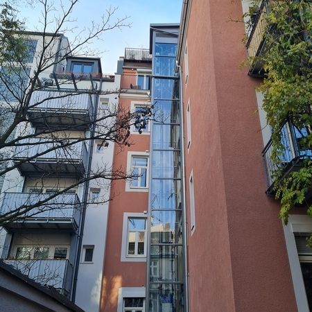 Aufzugschacht_außen_3