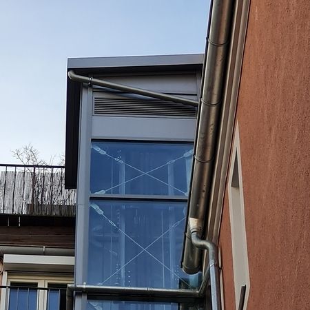 Aufzugschacht_außen_4